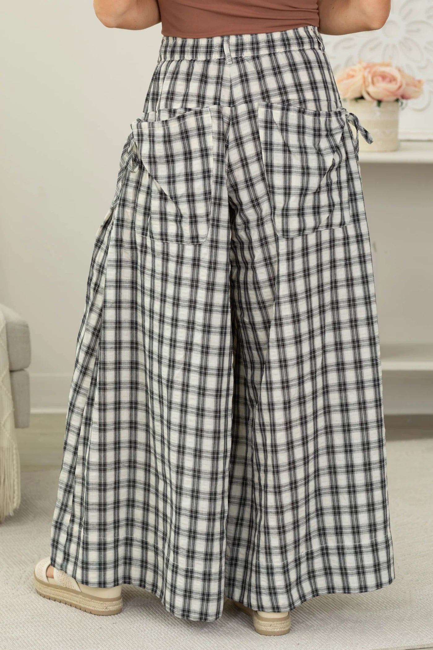 Wide Leg Checkered Pants