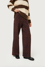 Load image into Gallery viewer, Floral Print Jacquard Knit Pants