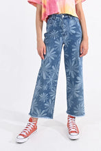 Load image into Gallery viewer, Daisy Print Denim Pants