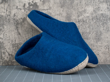 Load image into Gallery viewer, Wool Felt Slippers