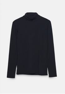 Top in black