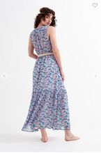 Load image into Gallery viewer, FLORAL SLEEVELESS MAXI DRESS