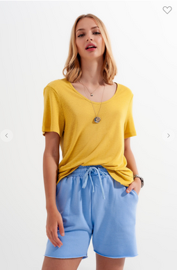 YELLOW SCOOP TEE