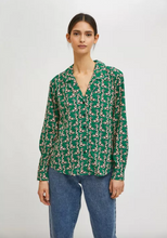 Load image into Gallery viewer, Green Giraffe Top