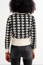 Load image into Gallery viewer, Houndstooth Sweater
