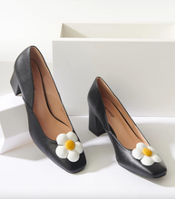 Load image into Gallery viewer, Black Daisy Pumps