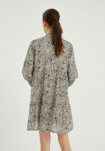 Load image into Gallery viewer, B&amp;W Floral Tunic Dress