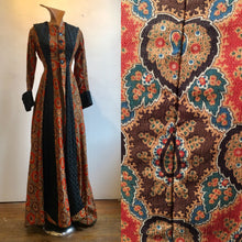 Load image into Gallery viewer, 1890s Victorian Era Paisley Day Coat