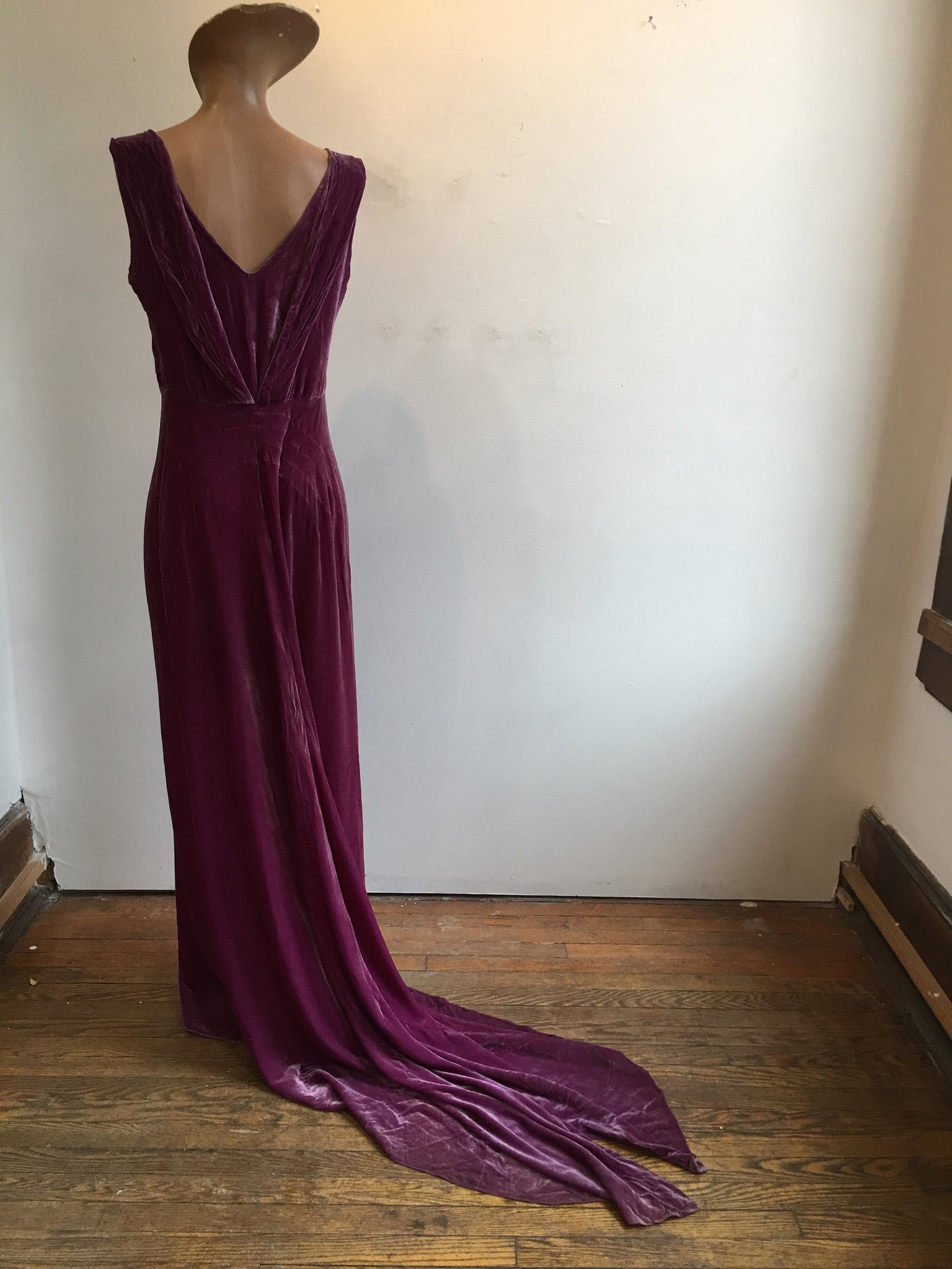 1930s Harvey Nichols Plum Silk Velvet Gown w Train petrune