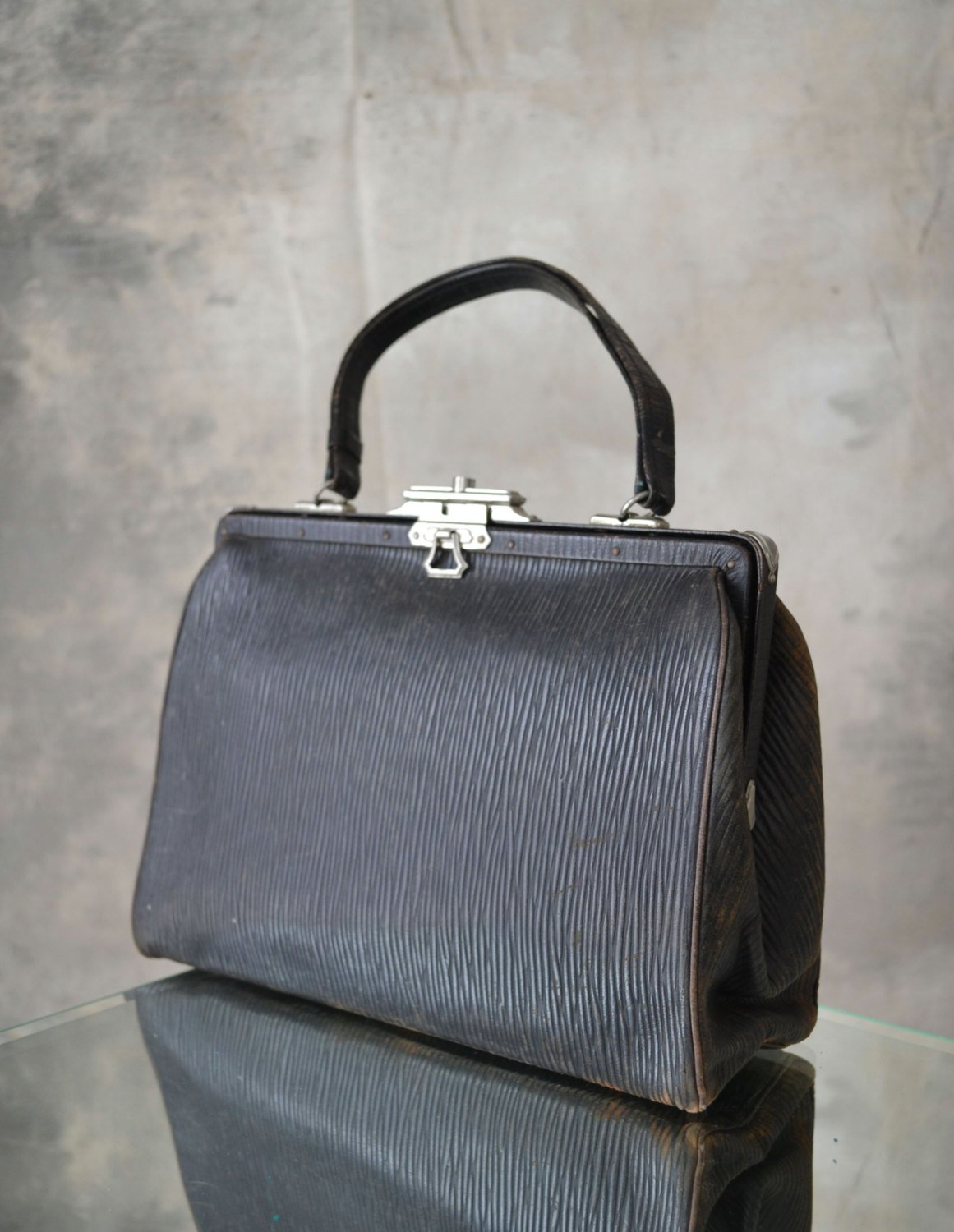 Vintage 1904 Edwardian Victorian Handbag, Brass Clasp and Textured Leather Purse, Hand Held Leather Handbag