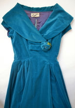 Load image into Gallery viewer, 1950s Teal Velvet Dress