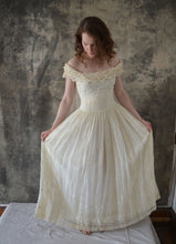 Load image into Gallery viewer, 1950s Eyelet Lace Wedding Gown