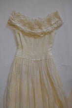 Load image into Gallery viewer, 1950s Eyelet Lace Wedding Gown