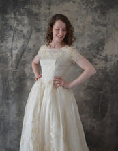 Load image into Gallery viewer, 1960s Ivory Organza Wedding Gown