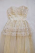 Load image into Gallery viewer, 1950s Strapless White Tulle Dress size XS