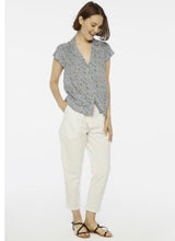 Load image into Gallery viewer, Blue Floral Top